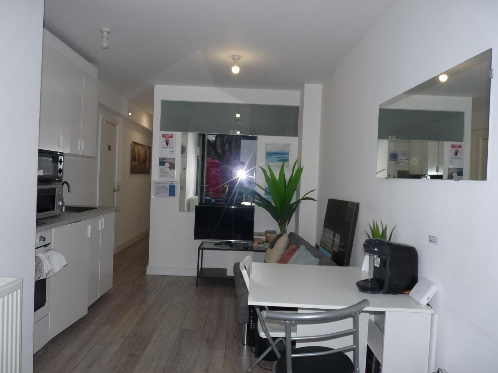 Home Away ลอนดอน ภายนอก รูปภาพ